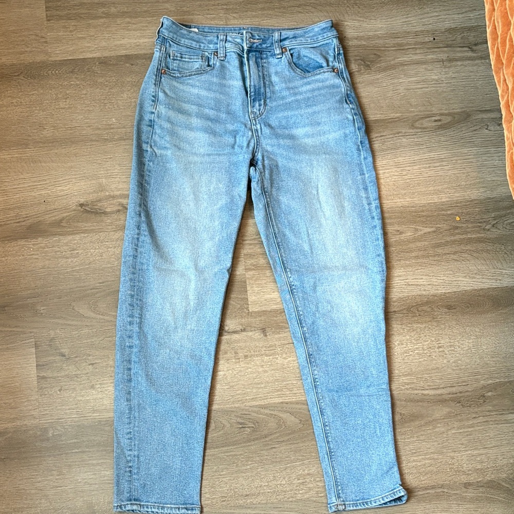 American Eagle Mom Jean